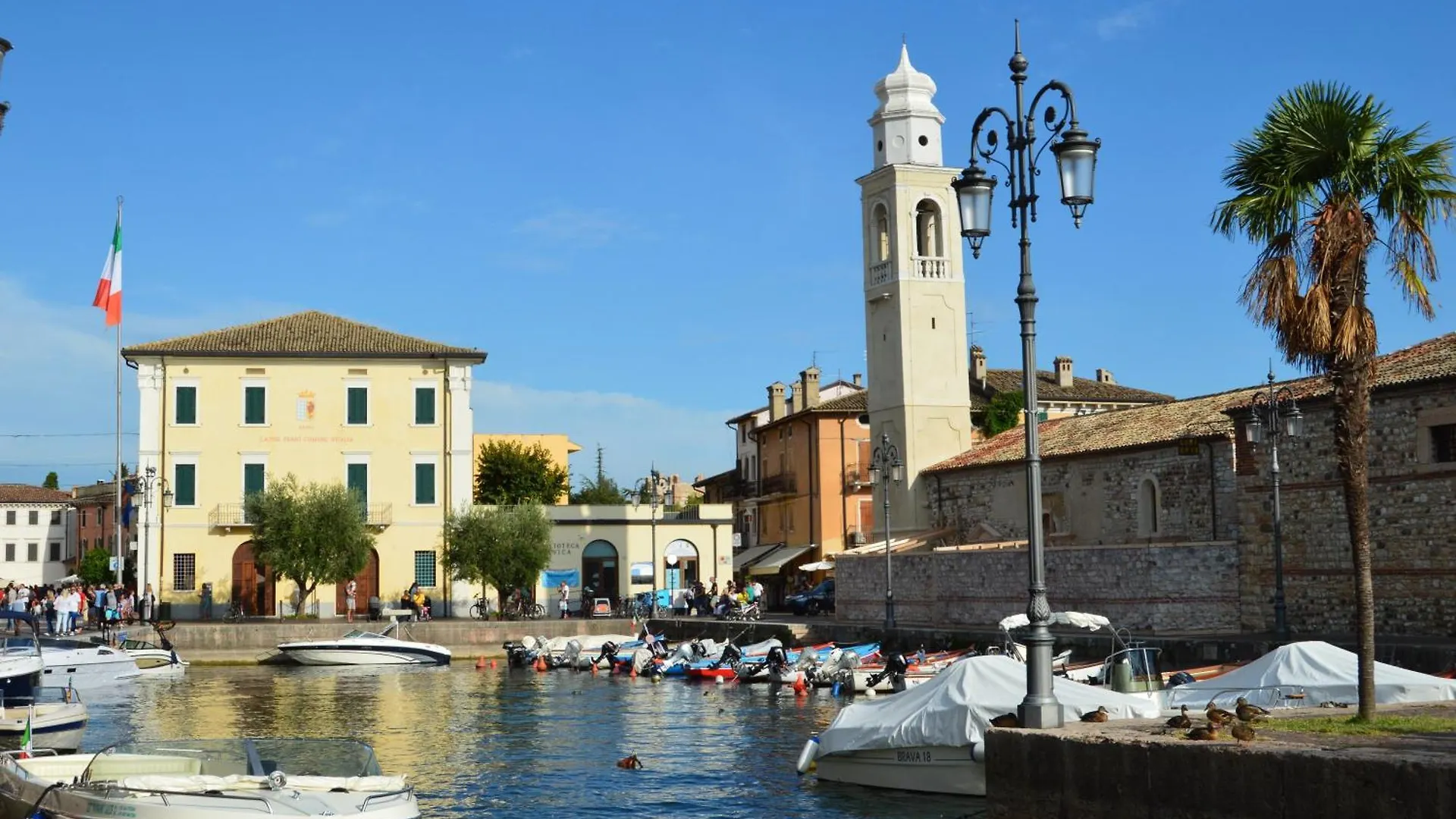 Magnolia Holiday Apartment Lazise Italy